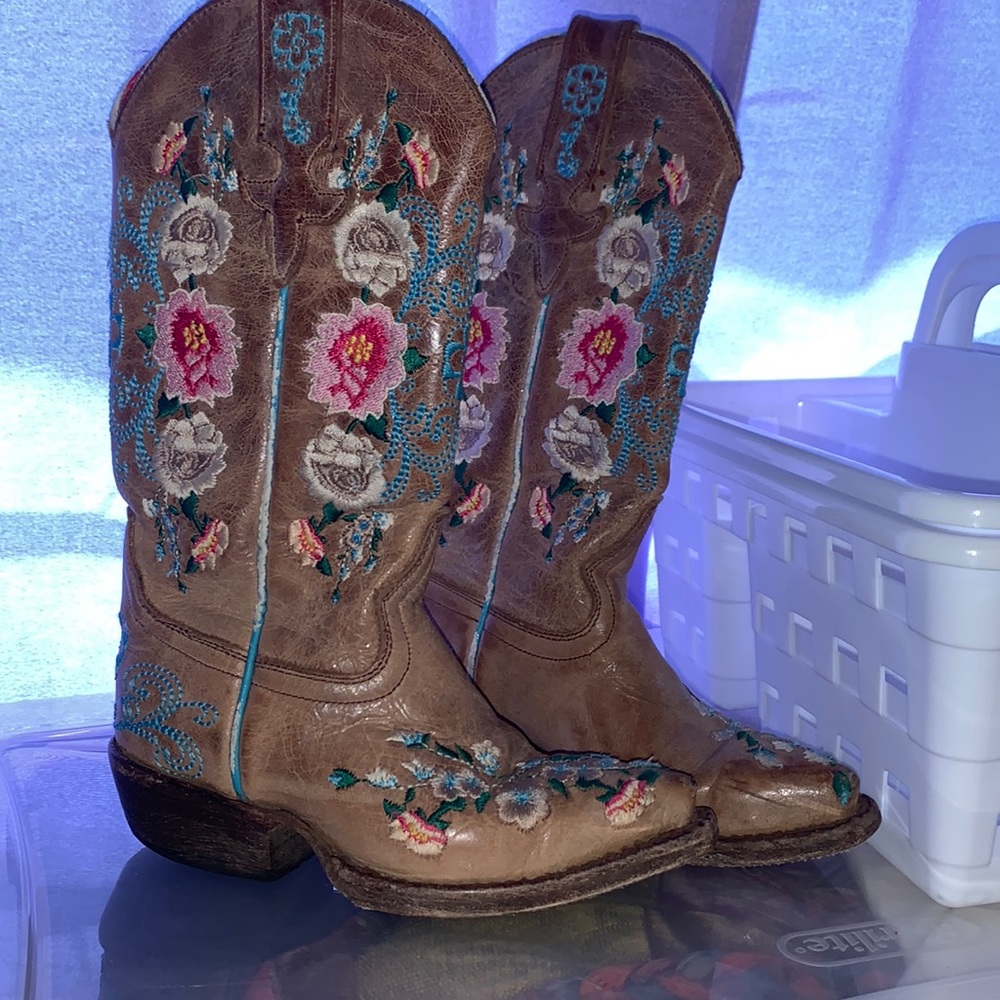 Floral boots